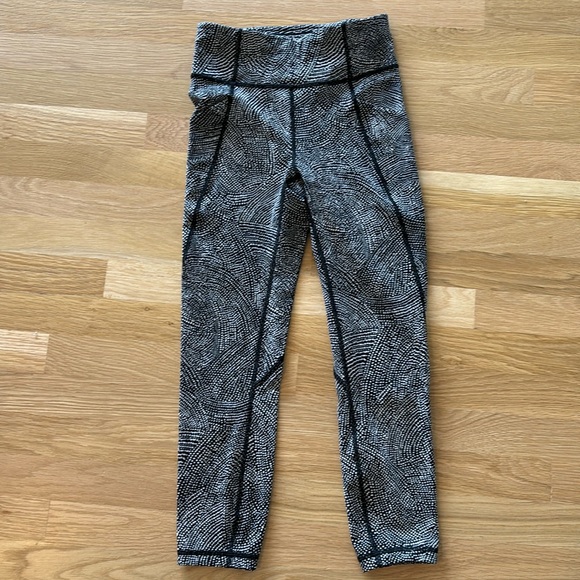 Lululemon Leggings - Picture 1 of 3